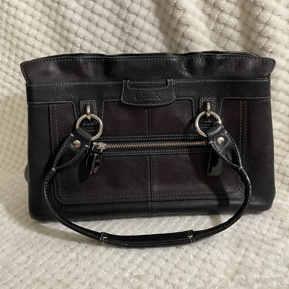 EUC Coach Penelope black leather pebbled bag